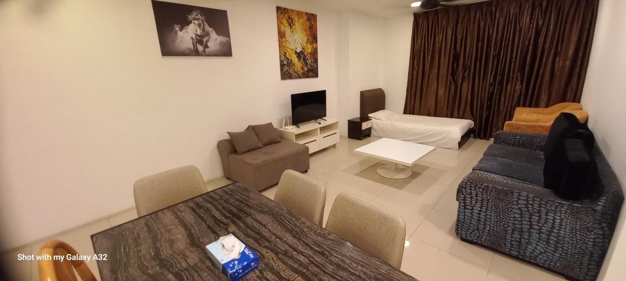 Apartment One Maxim At Taragon *